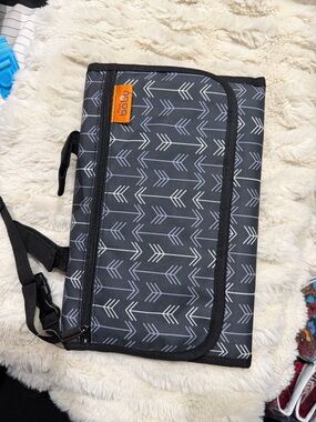 Black Arrow Print Travel Changing Bag